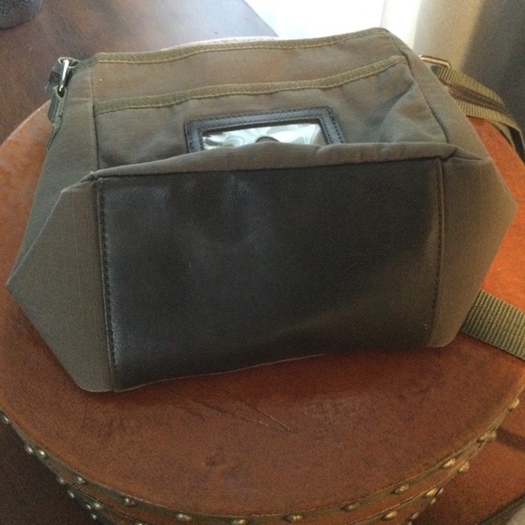 Authentic Relic Brand shoulder cross Bag - Picture 5 of 5